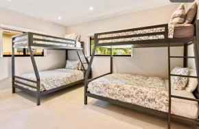 Beatiful Holliwood FAMILY HOUSE
